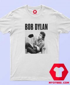 Bob Dylan Sitting In Armchair Portrait Unisex T shirt